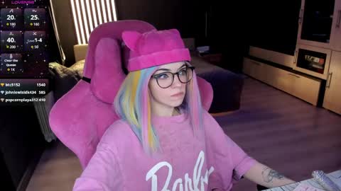 Snapshot of _black_fox__ chatting on 05-26-26, 11:34 Olivia Subscribe to my Fansly - online show from 05-26-26, 11:34