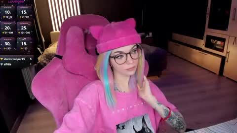 Snapshot of _black_fox__ chatting on 05-30-26, 12:41 Olivia Subscribe to my Fansly - online show from 05-30-26, 12:41