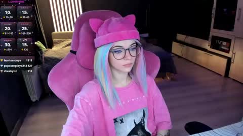 Snapshot of _black_fox__ chatting on 06-02-26, 02:24 Olivia Subscribe to my Fansly - online show from 06-02-26, 02:24