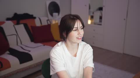 Snapshot of _blackbee_ chatting on 01-20-25, 09:11 Lili online show from 01-20-25, 09:11