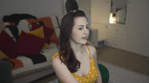 Snapshot of _blackbee_ chatting on 02-27-25, 10:26 Lili online show from 02-27-25, 10:26