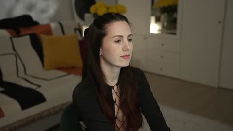 Snapshot of _blackbee_ chatting on 09-20-25, 11:44 Lili online show from 09-20-25, 11:44