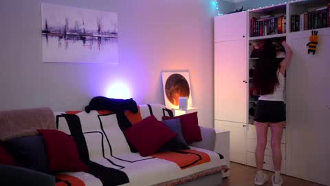 Lili online show from 01-13-26, 06:08