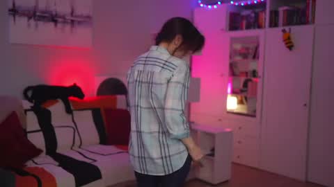 Lili online show from 04-10-26, 09:25