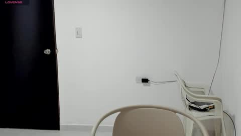 Snapshot of _blairwest_ chatting on 09-26-25, 08:13 _blairwest_ online show from 09-26-25, 08:13