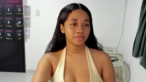 Snapshot of _blairwest_ chatting on 10-11-25, 01:49 _blairwest_ online show from 10-11-25, 01:49