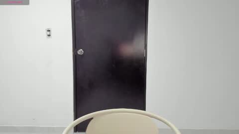 Snapshot of _blairwest_ chatting on 12-20-25, 05:20 _blairwest_ online show from 12-20-25, 05:20