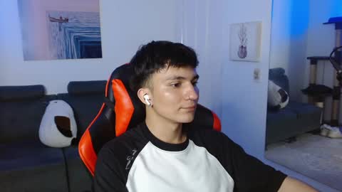 Snapshot of _blakee chatting on 02-25-25, 07:09 B L A K E online show from 02-25-25, 07:09