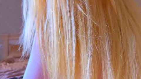 Snapshot of _bunnydollstella_ chatting on 10-08-25, 06:55 Stella online show from 10-08-25, 06:55