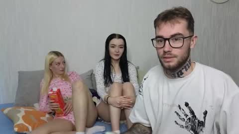 Snapshot of _by_double_sexy_miss_ chatting on 09-18-25, 03:19 _by_double_sexy_miss_ online show from 09-18-25, 03:19