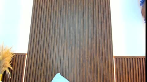 Shatta  Sara online show from 02-18-25, 04:26