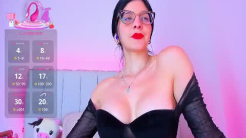 Snapshot of _caro_lyne_ chatting on 06-18-26, 05:39 Carolina online show from 06-18-26, 05:39
