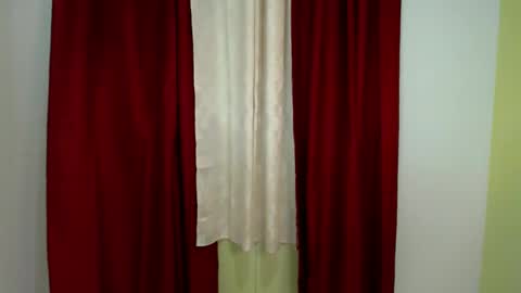 Snapshot of _caroline18_ chatting on 01-29-25, 06:28 Kate flores online show from 01-29-25, 06:28