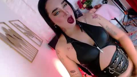 Caroline online show from 12-04-25, 06:44