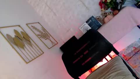 Caroline online show from 02-06-26, 06:51