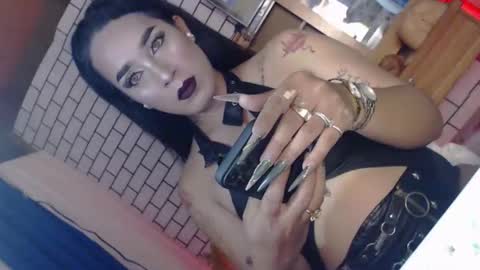 Caroline online show from 04-18-26, 08:51