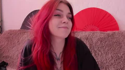 Snapshot of _caroline_coy chatting on 06-25-26, 12:20 Caroline online show from 06-25-26, 12:20