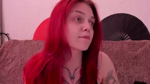 Snapshot of _caroline_coy chatting on 07-04-26, 11:38 Caroline online show from 07-04-26, 11:38