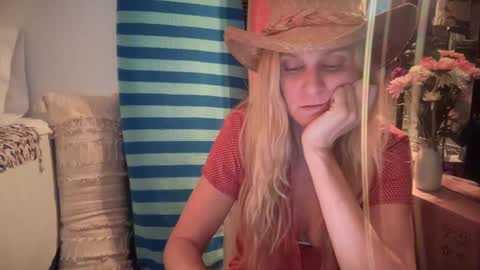 Snapshot of _chelsea___ chatting on 10-01-25, 03:56 Chelsea xo online show from 10-01-25, 03:56