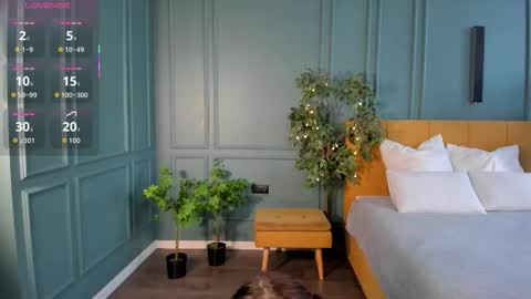 Snapshot of _chillbacca_ chatting on 09-17-25, 12:07 _chillbacca_ online show from 09-17-25, 12:07