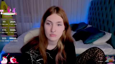 Alisa NO NUDE online show from 10-12-25, 09:36