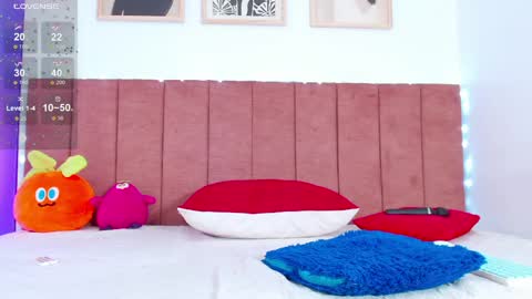 Snapshot of _chloeee chatting on 04-09-26, 01:27 Katy online show from 04-09-26, 01:27