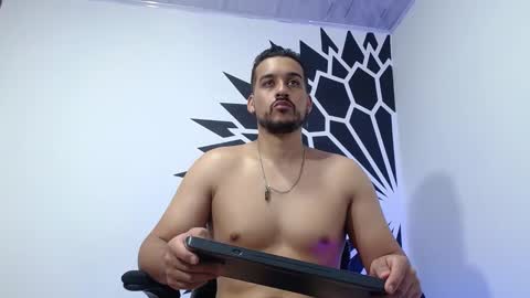 Snapshot of _christopher_dennis_ chatting on 01-24-25, 01:03 CRIS online show from 01-24-25, 01:03