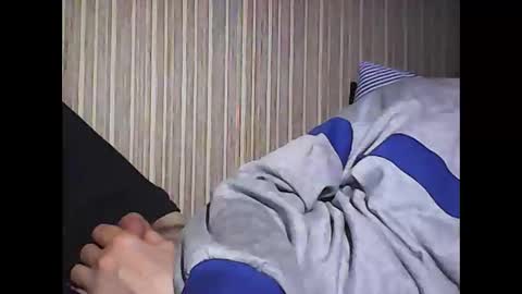 I hate social media  Odio las redes sociales online show from 04-18-26, 01:53