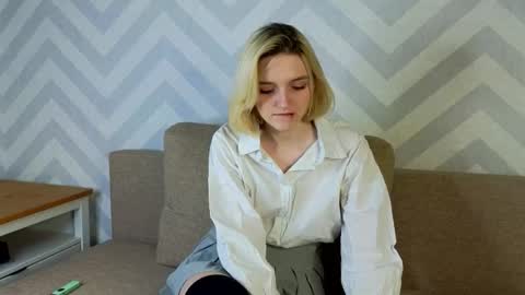 Stacy online show from 10-13-25, 06:19