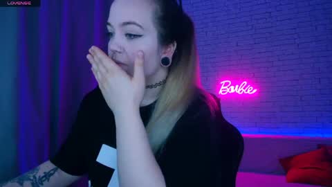 Snapshot of _crazybee_ chatting on 05-21-26, 03:13 Nica online show from 05-21-26, 03:13