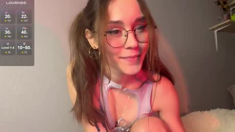 Snapshot of _cream_soda_ chatting on 12-10-24, 06:38 Malina online show from 12-10-24, 06:38