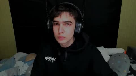 _crise_next_door_ online show from 02-20-26, 12:05