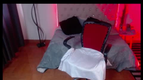 Cristal online show from 10-30-25, 07:14