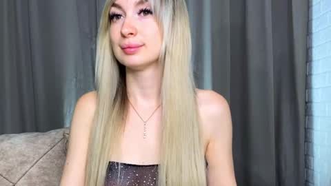 _crystal_moon_1 online show from 09-08-25, 07:57