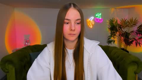 Erika online show from 12-04-25, 08:17