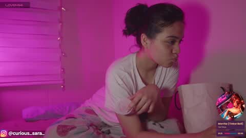 Snapshot of _curiouskitten_ chatting on 11-08-25, 04:01 sara again3 online show from 11-08-25, 04:01