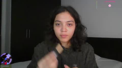 Snapshot of _curiouskitten_ chatting on 03-05-26, 02:40 sara again3 online show from 03-05-26, 02:40