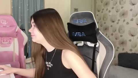 _cute_ice online show from 05-18-26, 09:04