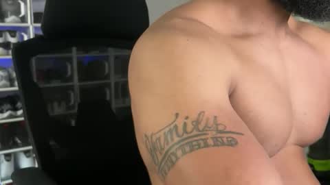 Snapshot of _da_d1ck_ chatting on 12-03-25, 07:01 Da d1ck online show from 12-03-25, 07:01