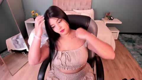 Snapshot of _daniela_hot_1 chatting on 11-25-25, 02:55 Dani online show from 11-25-25, 02:55