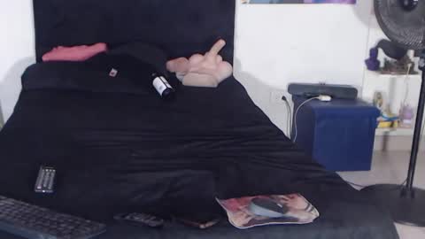 Snapshot of _darkitty_ chatting on 05-21-26, 04:19 Darkitty online show from 05-21-26, 04:19