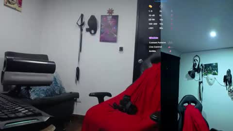 Snapshot of _delacruz911_ chatting on 01-13-26, 01:11 delacruz online show from 01-13-26, 01:11