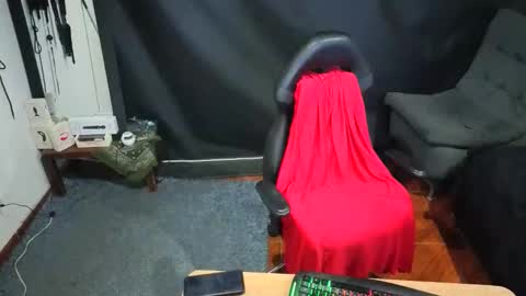 Snapshot of _delacruz911_ chatting on 02-09-26, 12:47 delacruz online show from 02-09-26, 12:47