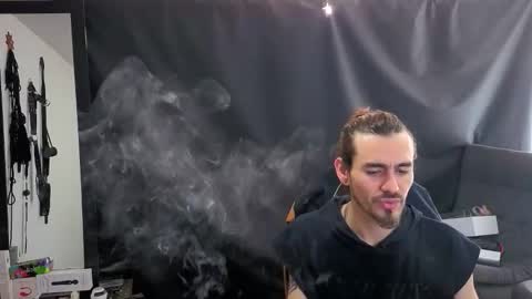 Snapshot of _delacruz911_ chatting on 02-15-26, 02:25 delacruz online show from 02-15-26, 02:25