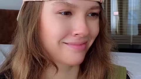 DemiDee online show from 10-27-25, 06:50