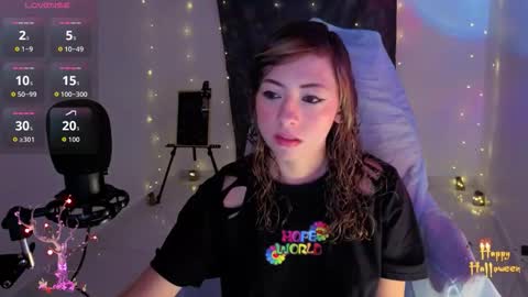 Snapshot of _denisse_peterson_ chatting on 10-28-25, 03:10 DENISE online show from 10-28-25, 03:10