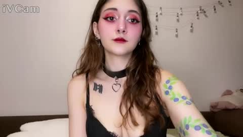 Snapshot of _devilbaby chatting on 12-04-24, 12:14 Kate online show from 12-04-24, 12:14