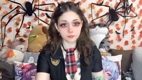 Snapshot of _devilbaby chatting on 09-24-25, 06:33 Kate online show from 09-24-25, 06:33