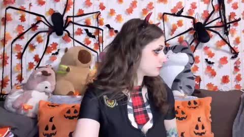Snapshot of _devilbaby chatting on 09-30-25, 05:18 Kate online show from 09-30-25, 05:18