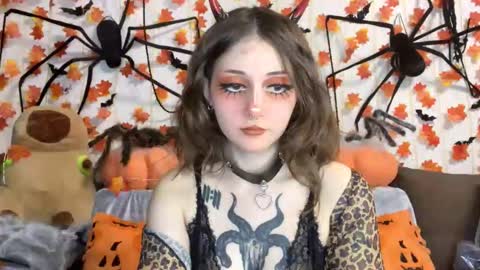 Snapshot of _devilbaby chatting on 10-05-25, 06:28 Kate online show from 10-05-25, 06:28